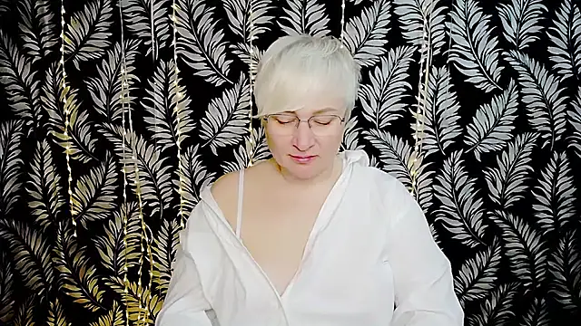 Snapshot of Olivia_playful chatting on 05-30-26, 10:01 Olivia playful online show from 05-30-26, 10:01