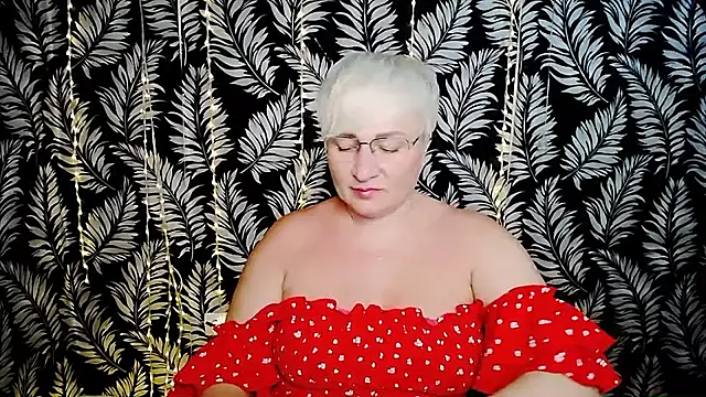Snapshot of Olivia_playful chatting on 06-12-26, 10:25 Olivia playful online show from 06-12-26, 10:25