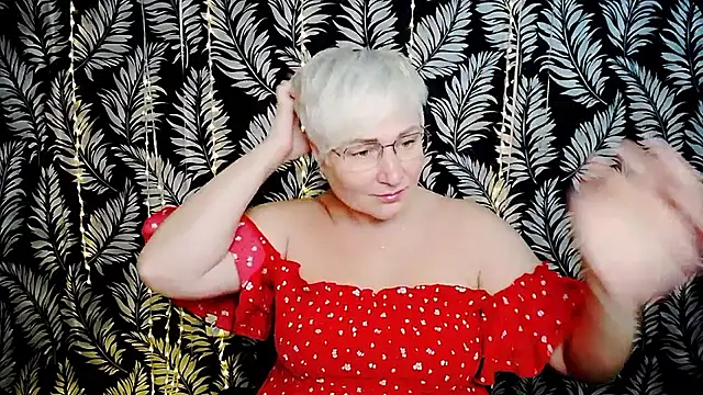 Snapshot of Olivia_playful chatting on 06-14-26, 10:17 Olivia playful online show from 06-14-26, 10:17