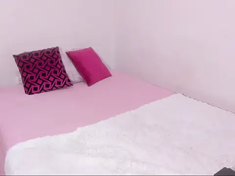 sarasweet 4 online show from 09-30-25, 03:39