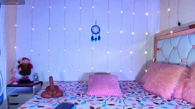 Julieth Rossi online show from 01-24-25, 04:05