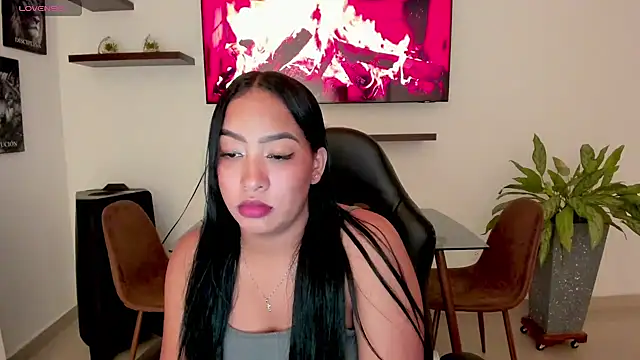 Snapshot of brunetenikole02 chatting on 09-15-25, 02:55 brunetenikole02 online show from 09-15-25, 02:55