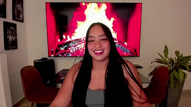 Snapshot of brunetenikole02 chatting on 10-17-25, 02:04 brunetenikole02 online show from 10-17-25, 02:04