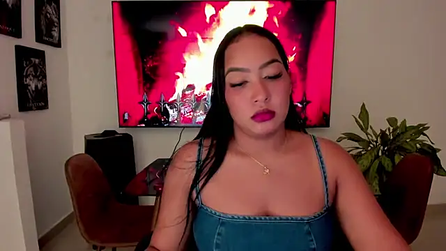 Snapshot of brunetenikole02 chatting on 10-20-25, 02:01 brunetenikole02 online show from 10-20-25, 02:01