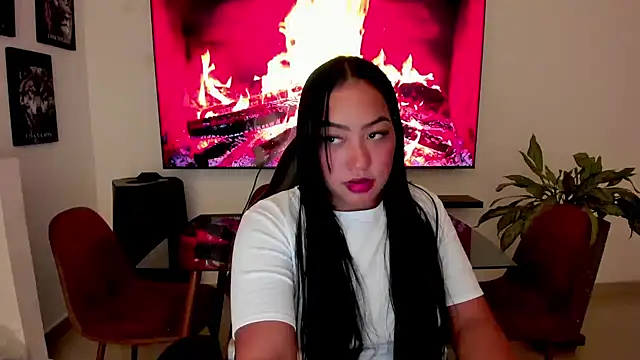 Snapshot of brunetenikole02 chatting on 10-22-25, 02:01 brunetenikole02 online show from 10-22-25, 02:01