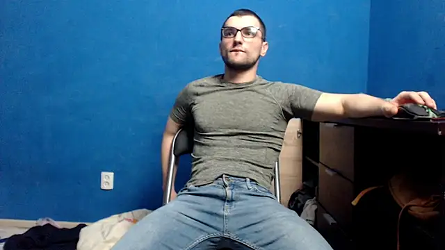 Snapshot of alex_blu chatting on 03-23-25, 09:10 alex blu online show from 03-23-25, 09:10