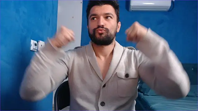 Snapshot of alex_blu chatting on 10-03-25, 07:38 alex blu online show from 10-03-25, 07:38