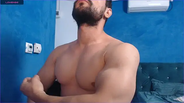 Snapshot of alex_blu chatting on 10-05-25, 02:15 alex blu online show from 10-05-25, 02:15