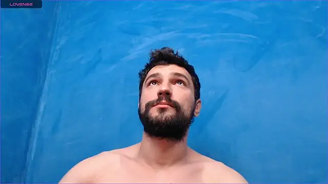 Snapshot of alex_blu chatting on 10-11-25, 12:58 alex blu online show from 10-11-25, 12:58