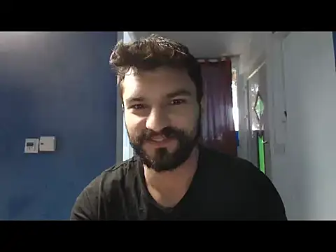 Snapshot of alex_blu chatting on 12-20-25, 09:05 alex blu online show from 12-20-25, 09:05