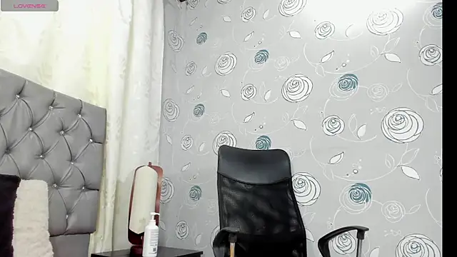 Snapshot of luna_evaa chatting on 11-11-25, 03:01 luna evaa online show from 11-11-25, 03:01