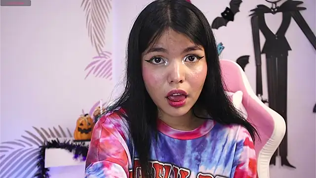 dianebleu online show from 10-17-25, 03:42