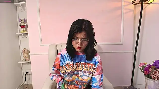 Snapshot of dianebleu chatting on 11-29-25, 01:14 dianebleu online show from 11-29-25, 01:14