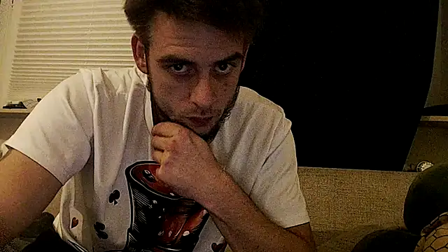 Snapshot of Youngtimer_1997 chatting on 09-25-25, 08:23 Youngtimer 1997 online show from 09-25-25, 08:23