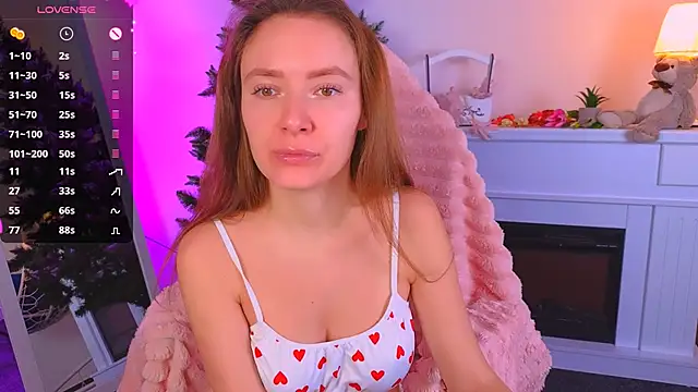 Snapshot of ___Emily___ chatting on 12-12-24, 07:19    Emily    online show from 12-12-24, 07:19