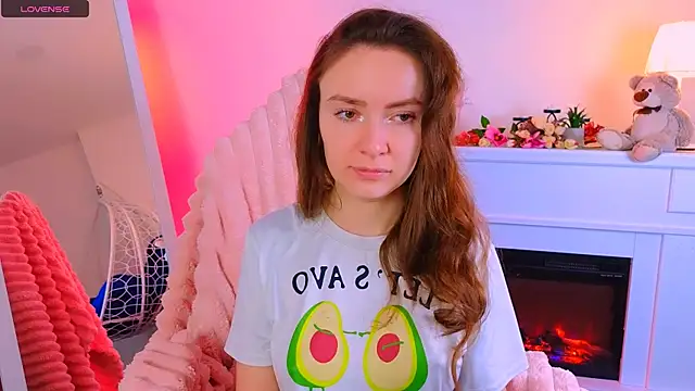 Snapshot of ___Emily___ chatting on 03-10-25, 07:32    Emily    online show from 03-10-25, 07:32