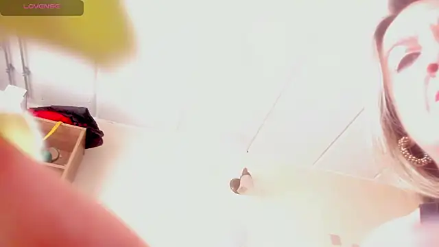 Snapshot of charlize_legs chatting on 12-08-24, 04:28 charlize legs online show from 12-08-24, 04:28