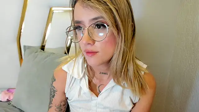 Snapshot of Sabrina_Cole chatting on 01-31-25, 06:24 Sabrina Cole online show from 01-31-25, 06:24