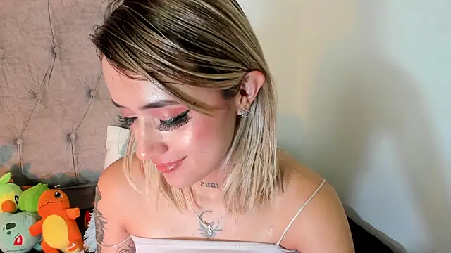 Snapshot of Sabrina_Cole chatting on 03-16-25, 10:00 Sabrina Cole online show from 03-16-25, 10:00