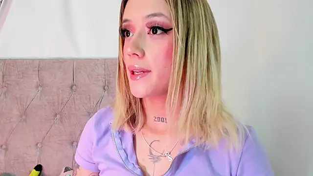 Snapshot of Sabrina_Cole chatting on 03-20-25, 03:23 Sabrina Cole online show from 03-20-25, 03:23