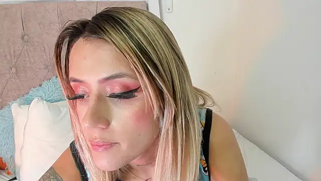 Snapshot of Sabrina_Cole chatting on 03-22-25, 09:34 Sabrina Cole online show from 03-22-25, 09:34