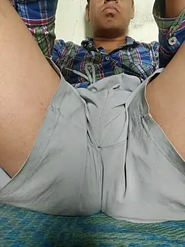 Snapshot of Nishubig chatting on 11-21-25, 08:57 Nishubig online show from 11-21-25, 08:57