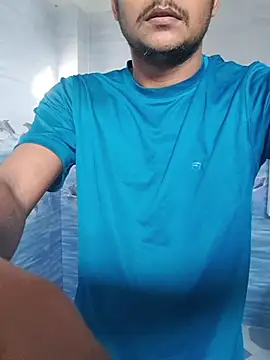 Snapshot of Itsdesi_boy chatting on 11-26-25, 03:18 Itsdesi boy online show from 11-26-25, 03:18