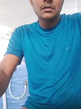 Snapshot of Itsdesi_boy chatting on 12-04-25, 03:05 Itsdesi boy online show from 12-04-25, 03:05