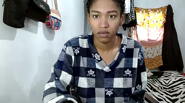 angelamarie1 online show from 02-25-25, 12:45