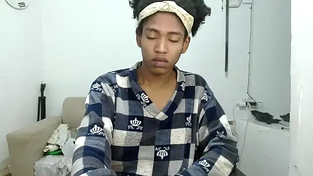 angelamarie1 online show from 09-23-25, 10:40