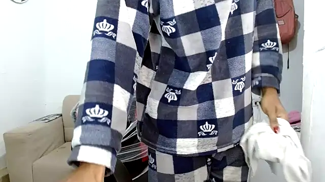 angelamarie1 online show from 12-05-25, 11:19