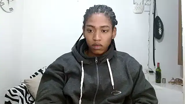 angelamarie1 online show from 04-27-26, 11:52