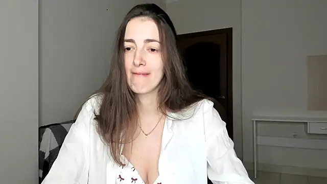 Snapshot of Sabrina_Mur chatting on 11-28-25, 01:47 Sabrina Mur online show from 11-28-25, 01:47