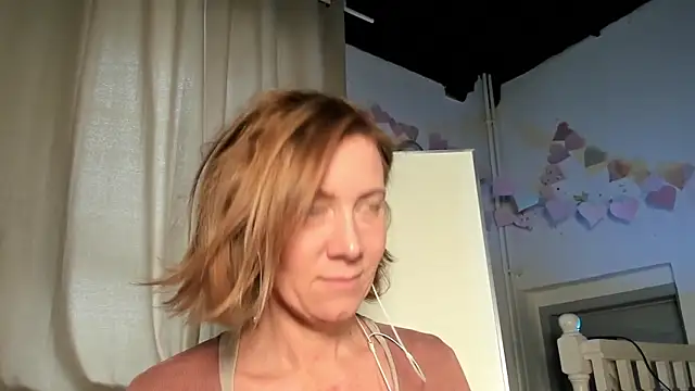 Snapshot of Lola_Belgium chatting on 02-15-25, 02:44 Lola Belgium online show from 02-15-25, 02:44