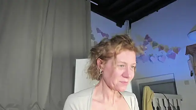 Snapshot of Lola_Belgium chatting on 03-11-25, 09:15 Lola Belgium online show from 03-11-25, 09:15