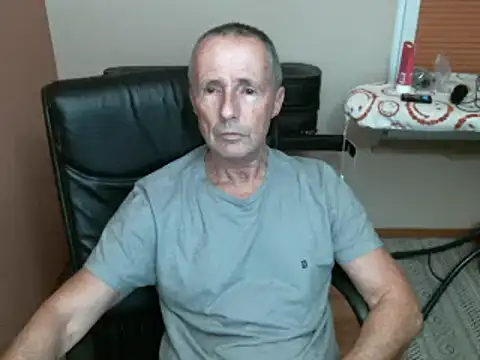 Snapshot of olibrius71 chatting on 01-19-25, 02:36 olibrius71 online show from 01-19-25, 02:36