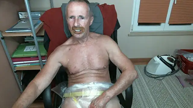 Snapshot of olibrius71 chatting on 03-14-25, 08:06 olibrius71 online show from 03-14-25, 08:06