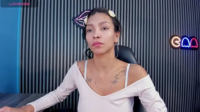 LauraAristizabal online show from 03-21-25, 12:17