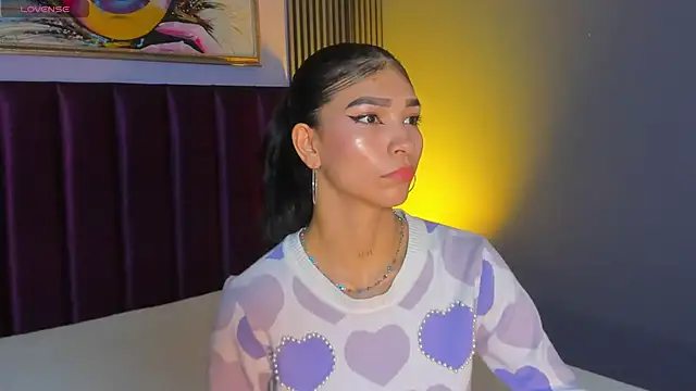 LauraAristizabal online show from 04-11-26, 12:20