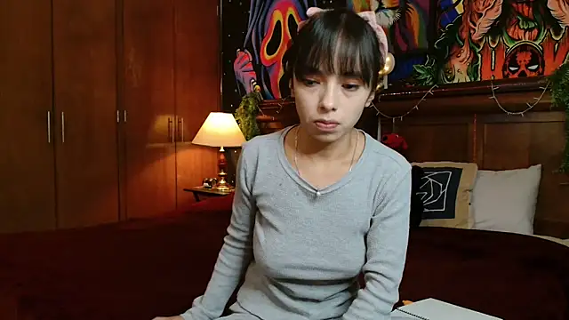 Snapshot of MINI_Petite chatting on 12-21-24, 06:52 MINI Petite online show from 12-21-24, 06:52