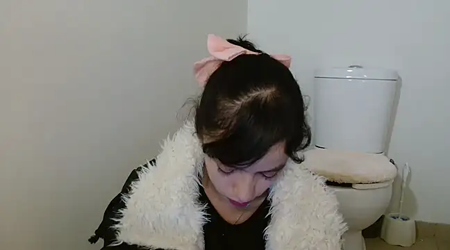 Snapshot of MINI_Petite chatting on 01-04-25, 08:17 MINI Petite online show from 01-04-25, 08:17