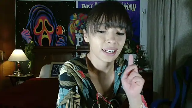 Snapshot of MINI_Petite chatting on 01-05-25, 06:46 MINI Petite online show from 01-05-25, 06:46