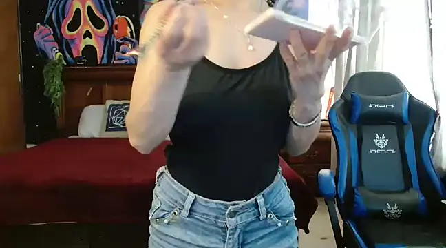 Snapshot of MINI_Petite chatting on 01-17-25, 08:55 MINI Petite online show from 01-17-25, 08:55