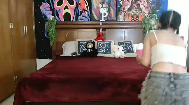 Snapshot of MINI_Petite chatting on 01-31-25, 08:43 MINI Petite online show from 01-31-25, 08:43