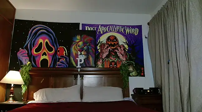 Snapshot of MINI_Petite chatting on 02-19-25, 12:46 MINI Petite online show from 02-19-25, 12:46