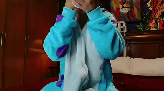 Snapshot of MINI_Petite chatting on 02-26-25, 08:15 MINI Petite online show from 02-26-25, 08:15