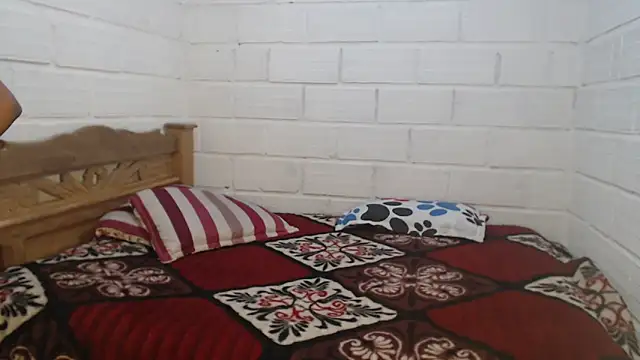 sexyjustin202 online show from 02-10-26, 04:49