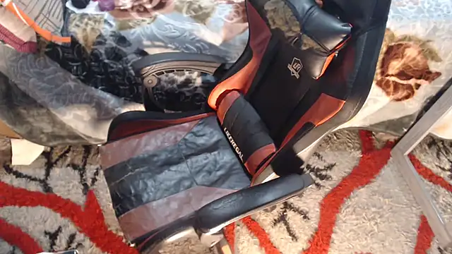 sexyjustin202 online show from 04-05-26, 12:08