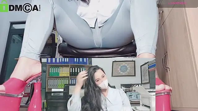 Snapshot of Sime_Naughty chatting on 09-13-25, 10:42 Sime Naughty online show from 09-13-25, 10:42