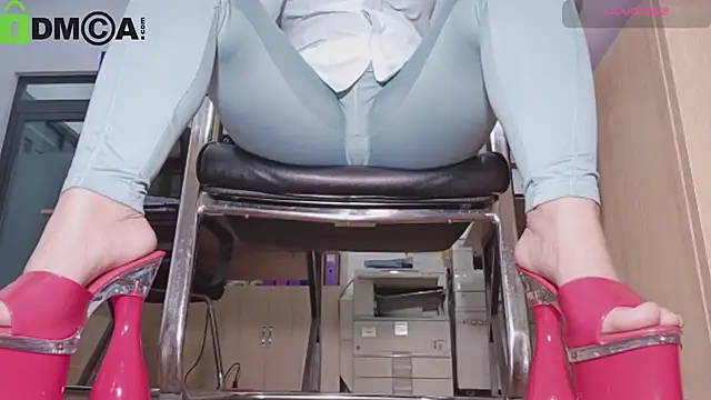 Snapshot of Sime_Naughty chatting on 09-27-25, 10:37 Sime Naughty online show from 09-27-25, 10:37